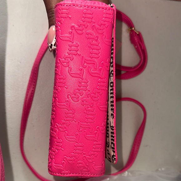 Juicy Couture Cant Tame Her Crossbody Bag - Picture 7 of 7